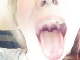 Hot Chick Showing Long Tongue, Uvula, Open Mouth Fetish free video