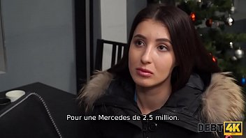 Debt4K. Dame N'a Pas D'argent Pour Une Voiture Cool Mais La Gère Avec Sa Chatte free video