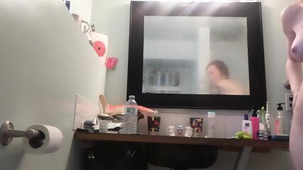 18 Year-Old Bathroom Spy Webcam - Fantastic Bumm Views free video